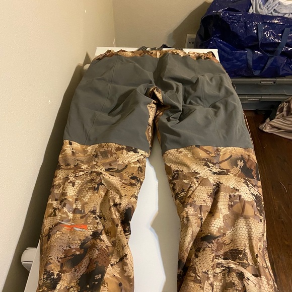 Too big - Picture 2 of 4